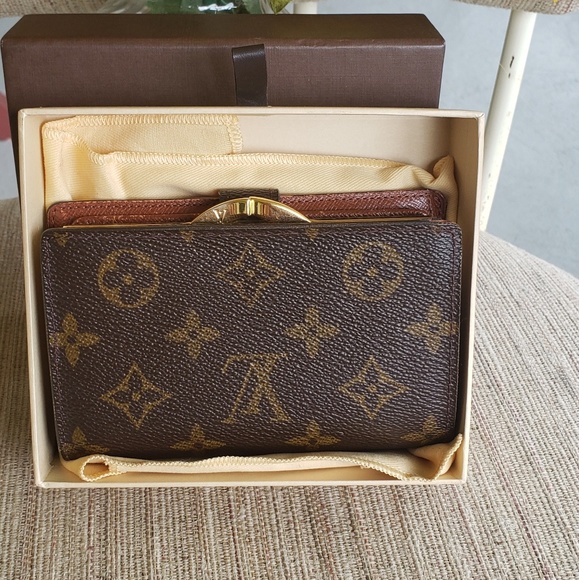 Authentic kisslock short wallet - Picture 2 of 8